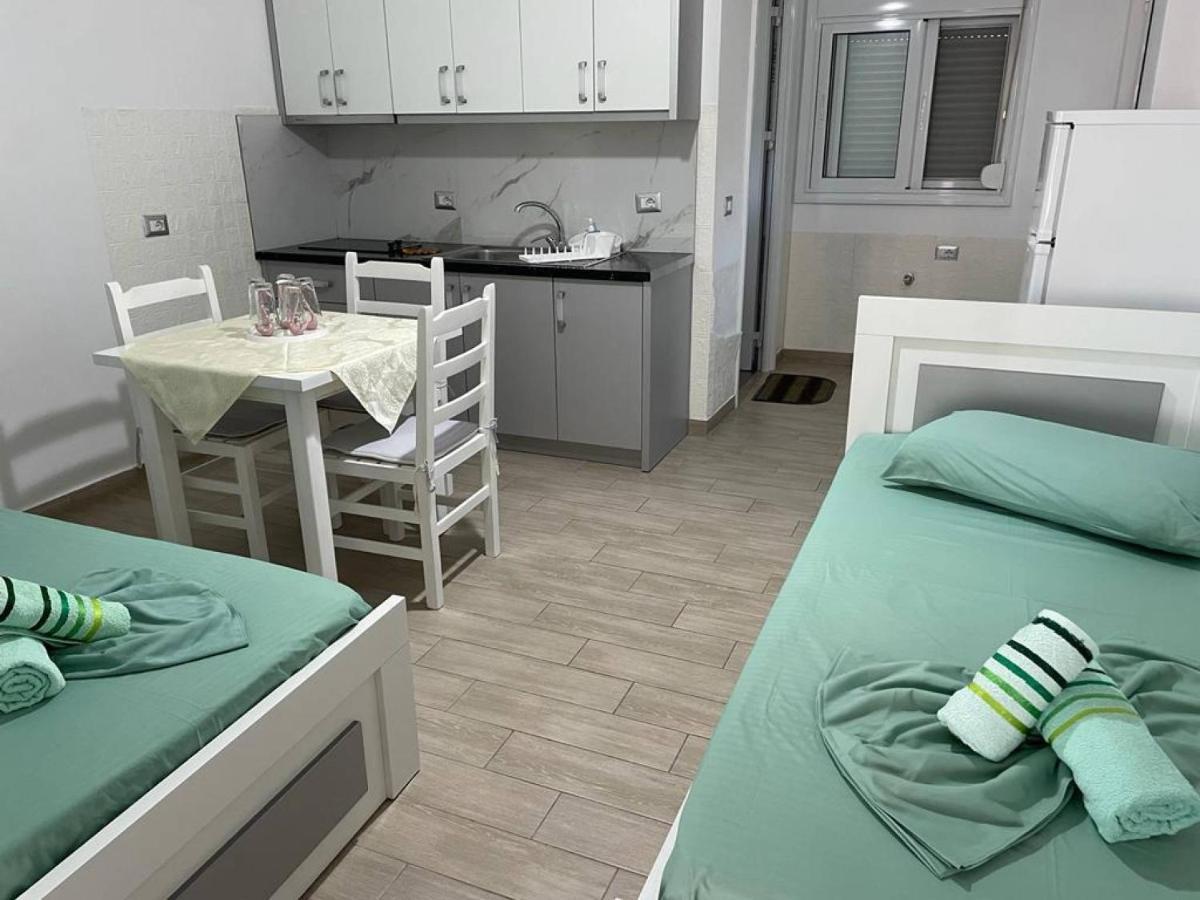 Wave N' Sea Apartments Himarë Exterior foto