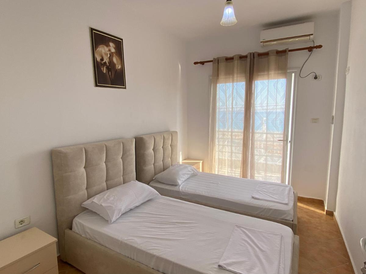 Wave N' Sea Apartments Himarë Exterior foto